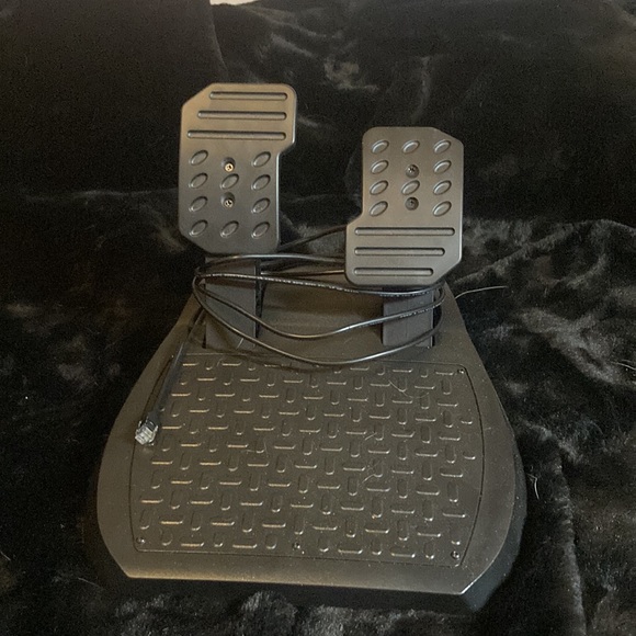 THRUSTMASTER Ferrari Racing Wheel - Picture 3 of 9